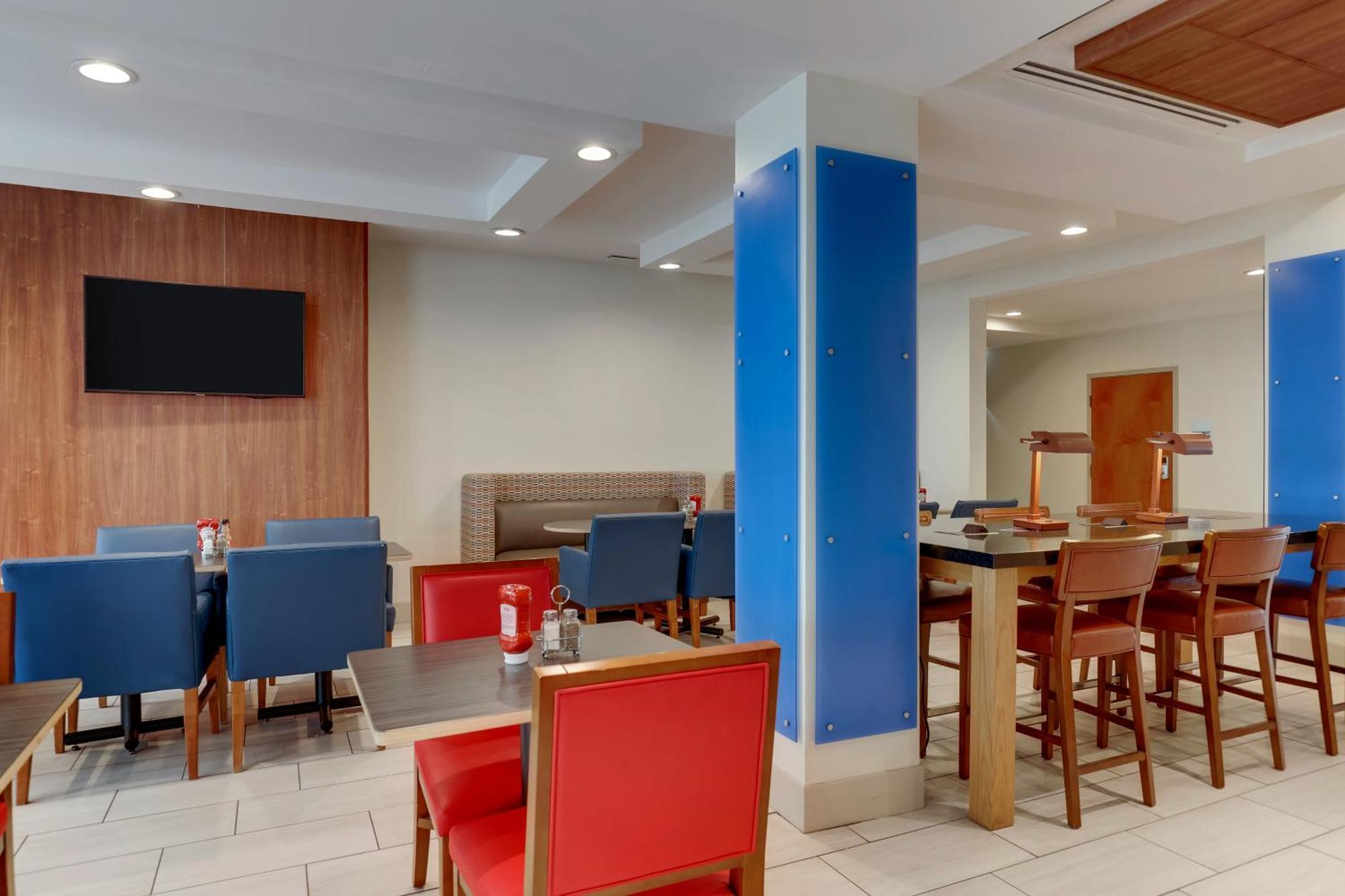 Holiday Inn Express Hotel & Suites Bryan-Montpelier By Ihg Holiday City Exterior foto
