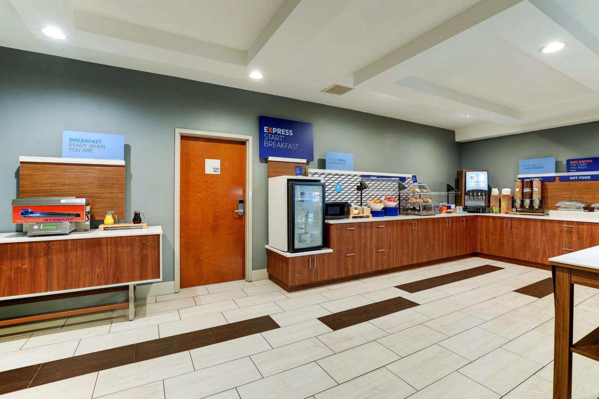Holiday Inn Express Hotel & Suites Bryan-Montpelier By Ihg Holiday City Exterior foto